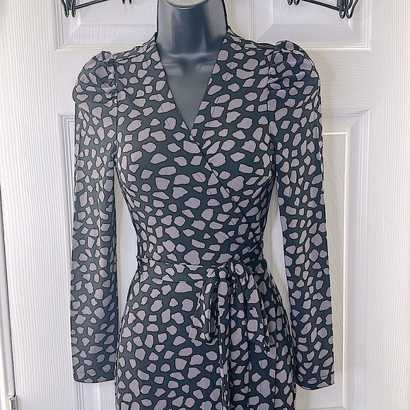 🔥 🔥 🔥 ALERT. POA! NWT WRAP AROUND 👗. It just don’t get NO BETTER. Maxi fit! - Picture 3 of 12